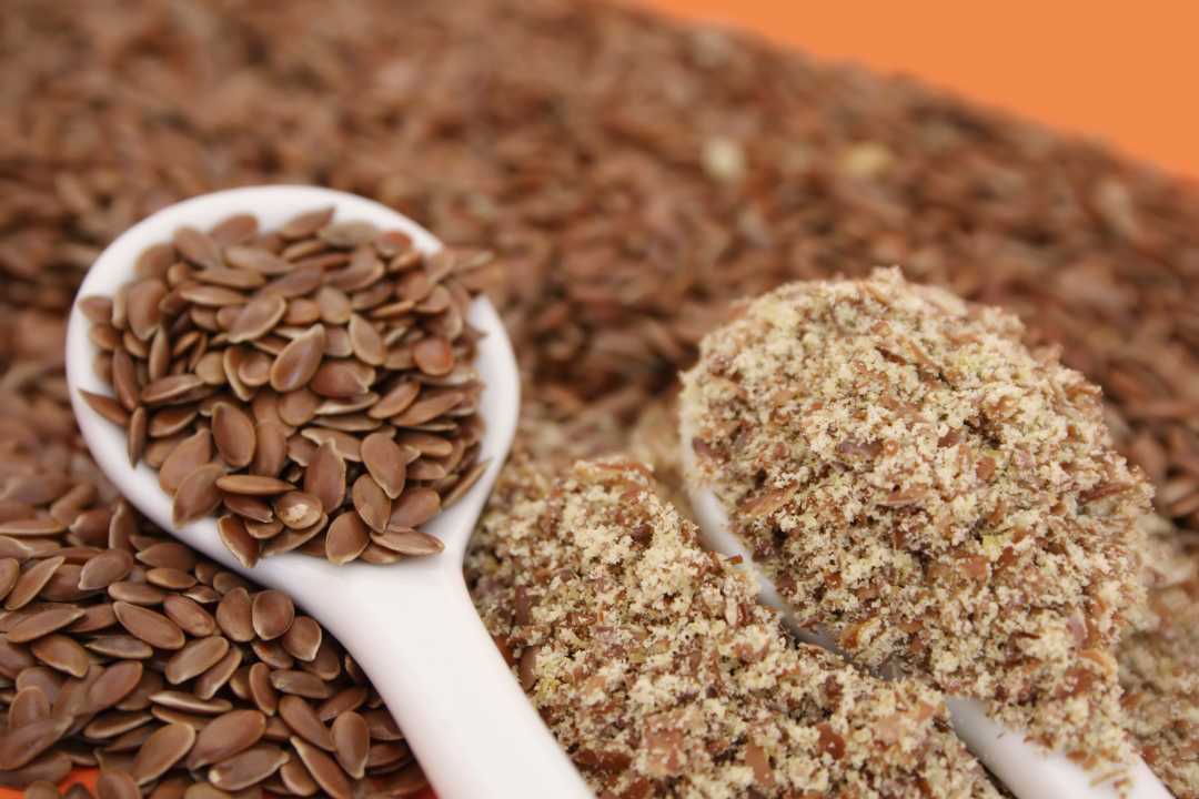 Skin Care Guide: 5 Incredible Flaxseed Benefits for Skin